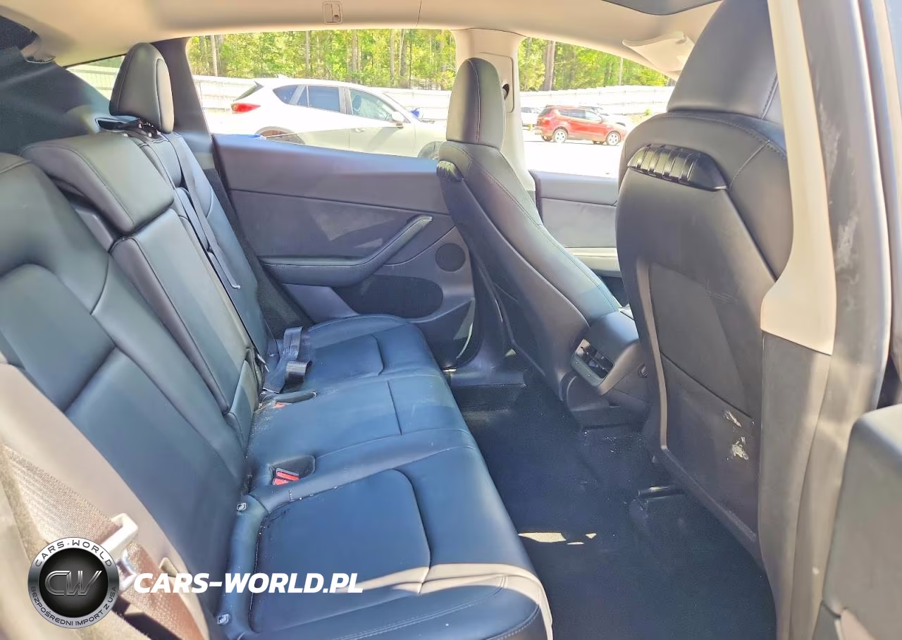 2023 Tesla Model Y VIN:7SAYGDEDXPF949703 - 10