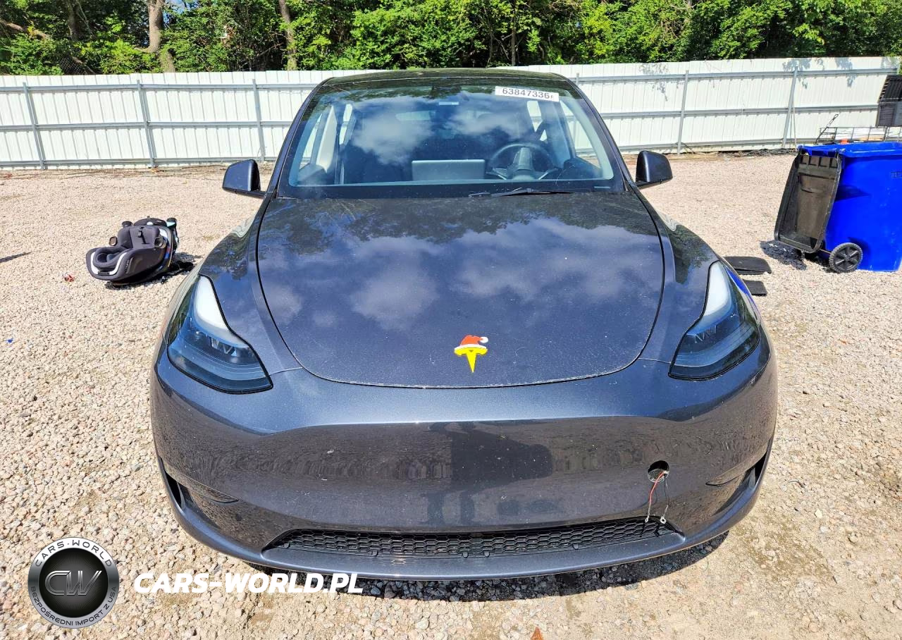 2023 Tesla Model Y VIN:7SAYGDEDXPF949703 - 5