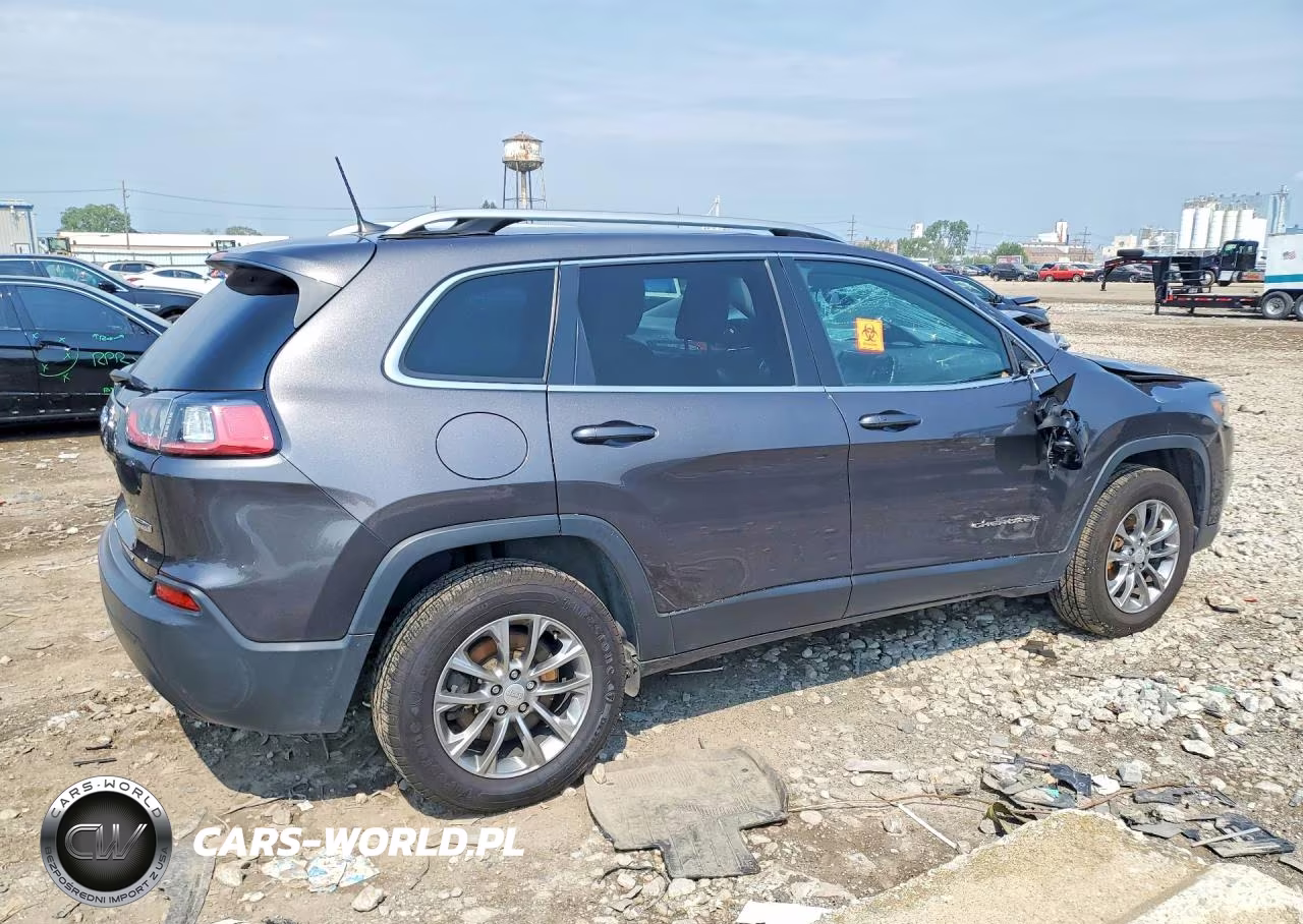 2019 Jeep Cherokee Latitude Plus VIN:1C4PJMLB9KD198623 - 3