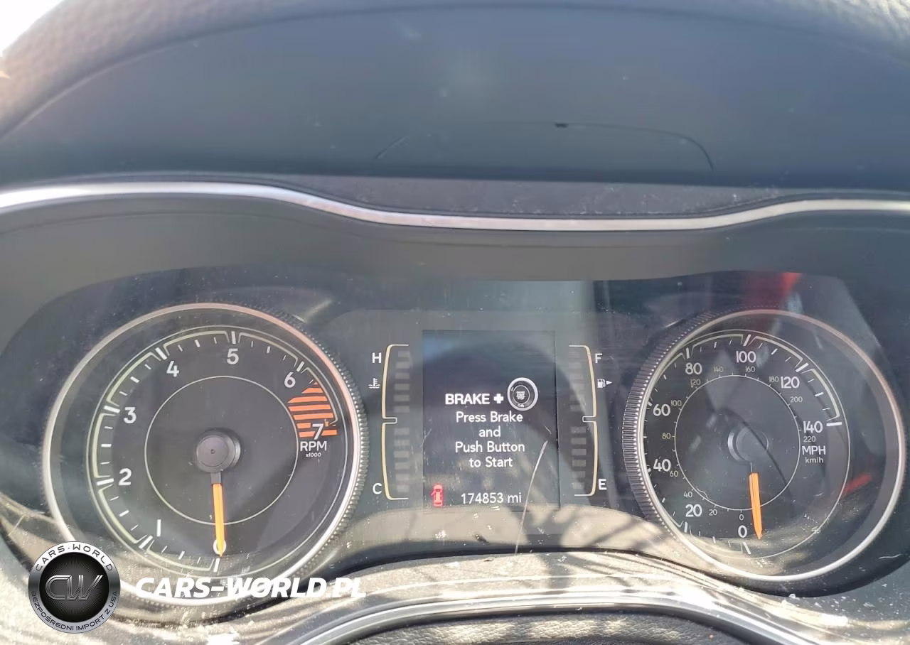 2019 Jeep Cherokee Latitude Plus VIN:1C4PJMLB9KD198623 - 9
