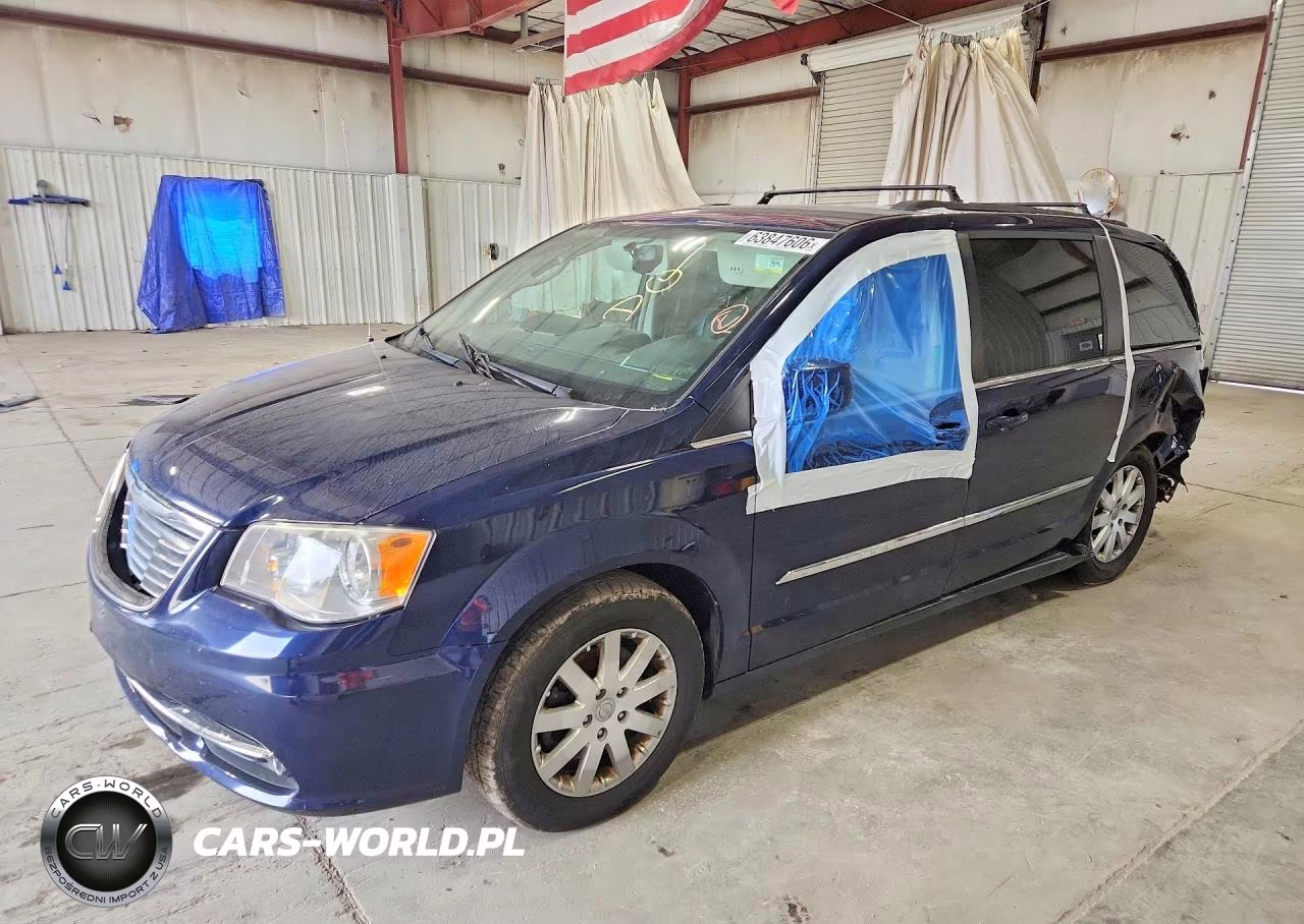 2015 Chrysler Town & Country Touring – zdjęcie 1 z 13