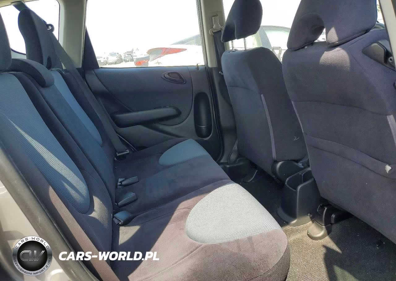 2007 Honda Fit VIN:JHMGD38407S025070 - 10