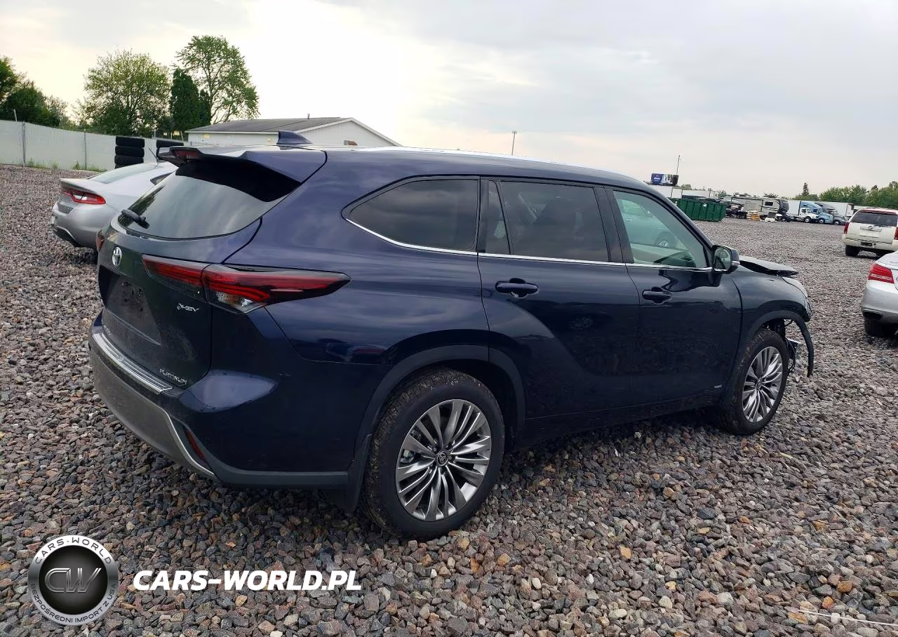 2026 Toyota Highlander Hybrid Platinum VIN:5TDEBRCH7TS723299 - 3