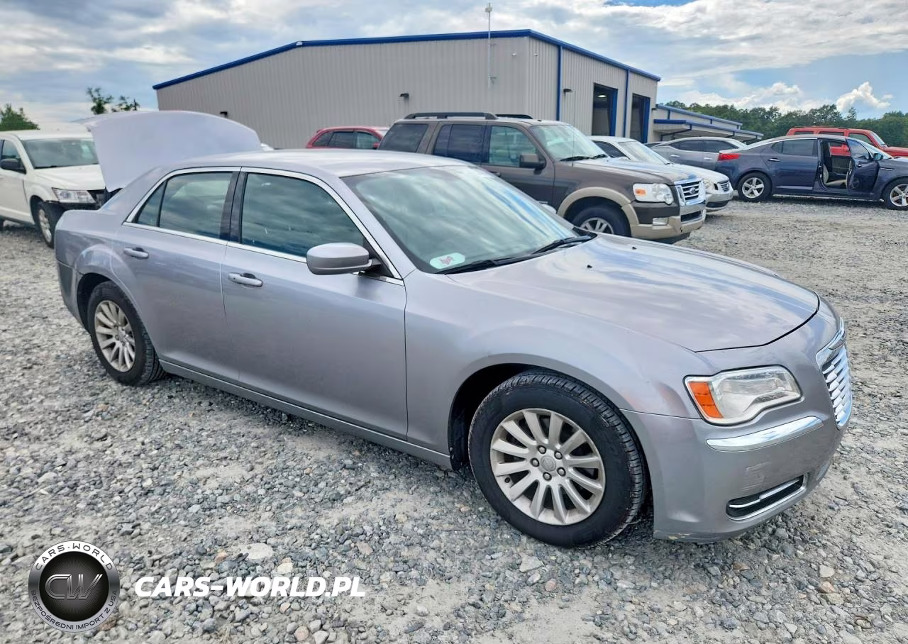 2013 Chrysler 300 VIN:2C3CCAAG2DH626953 - 4