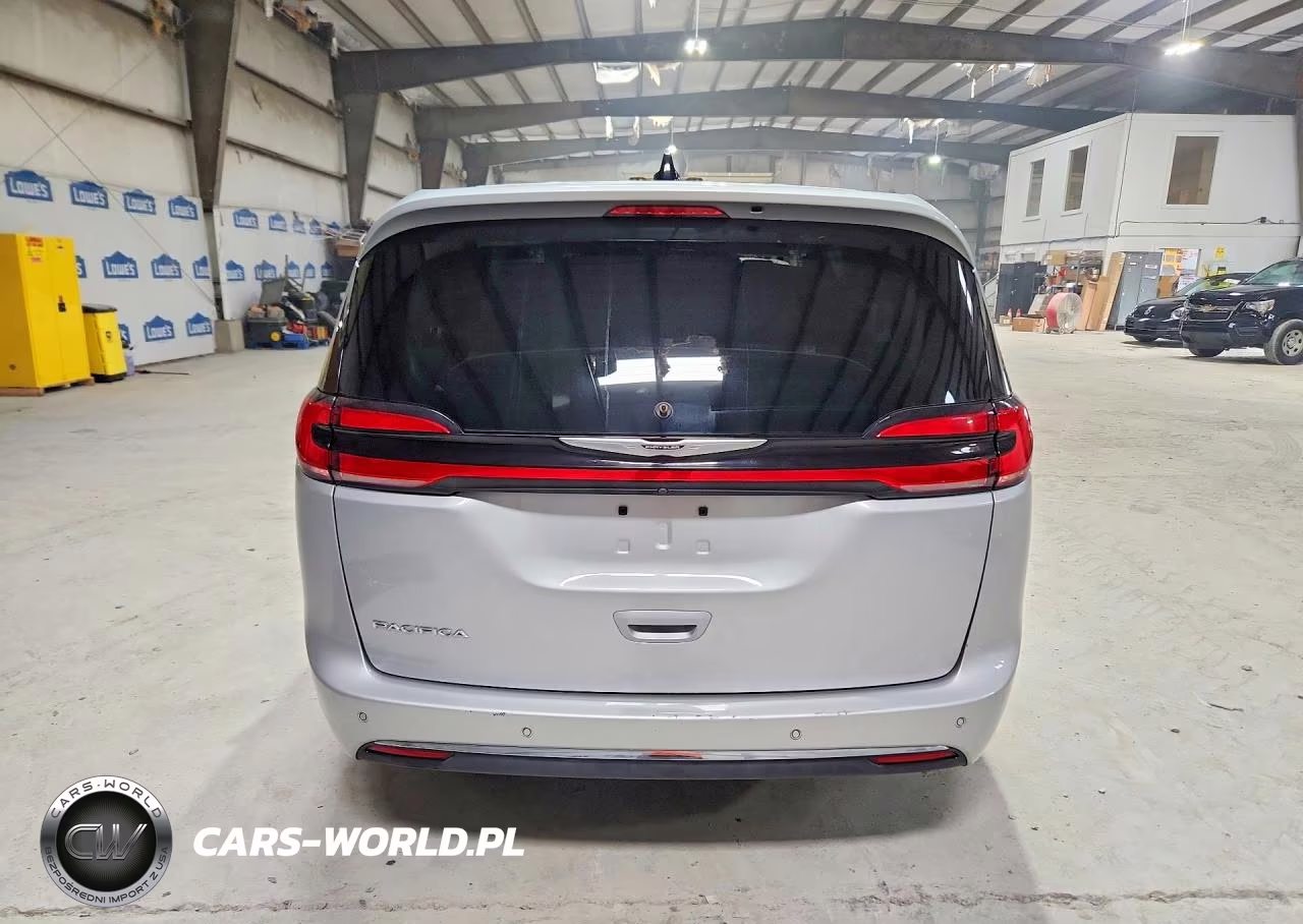 2024 Chrysler Pacifica Touring L VIN:2C4RC1BG1RR143492 - 6