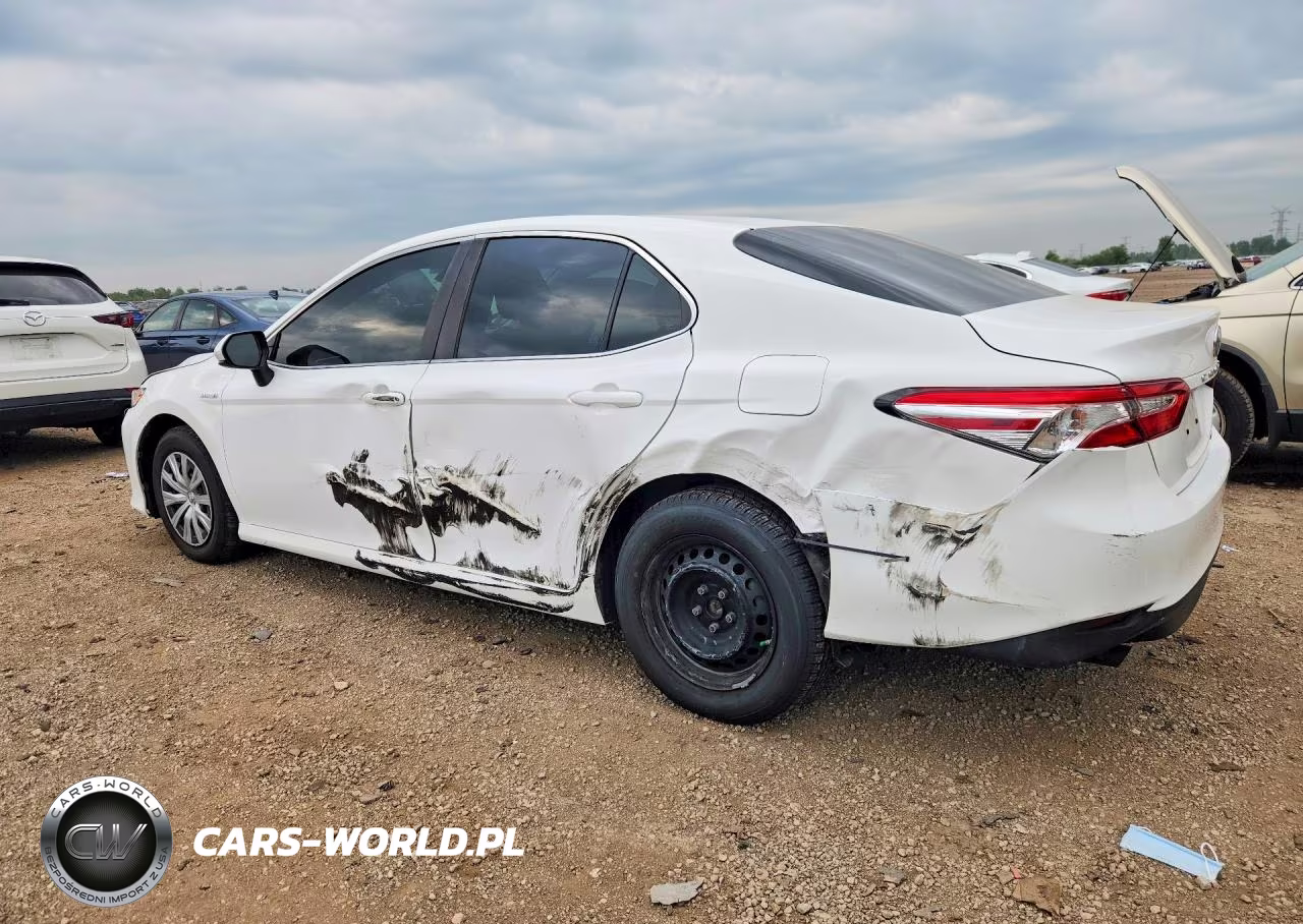 2018 Toyota Camry Le VIN:4T1B31HKXJU502760 - 2