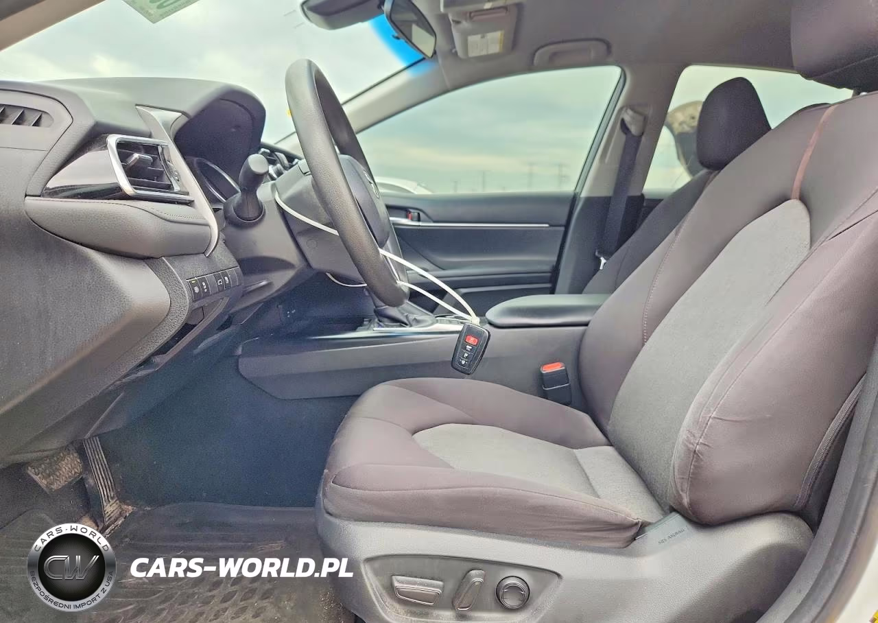 2018 Toyota Camry Le VIN:4T1B31HKXJU502760 - 7