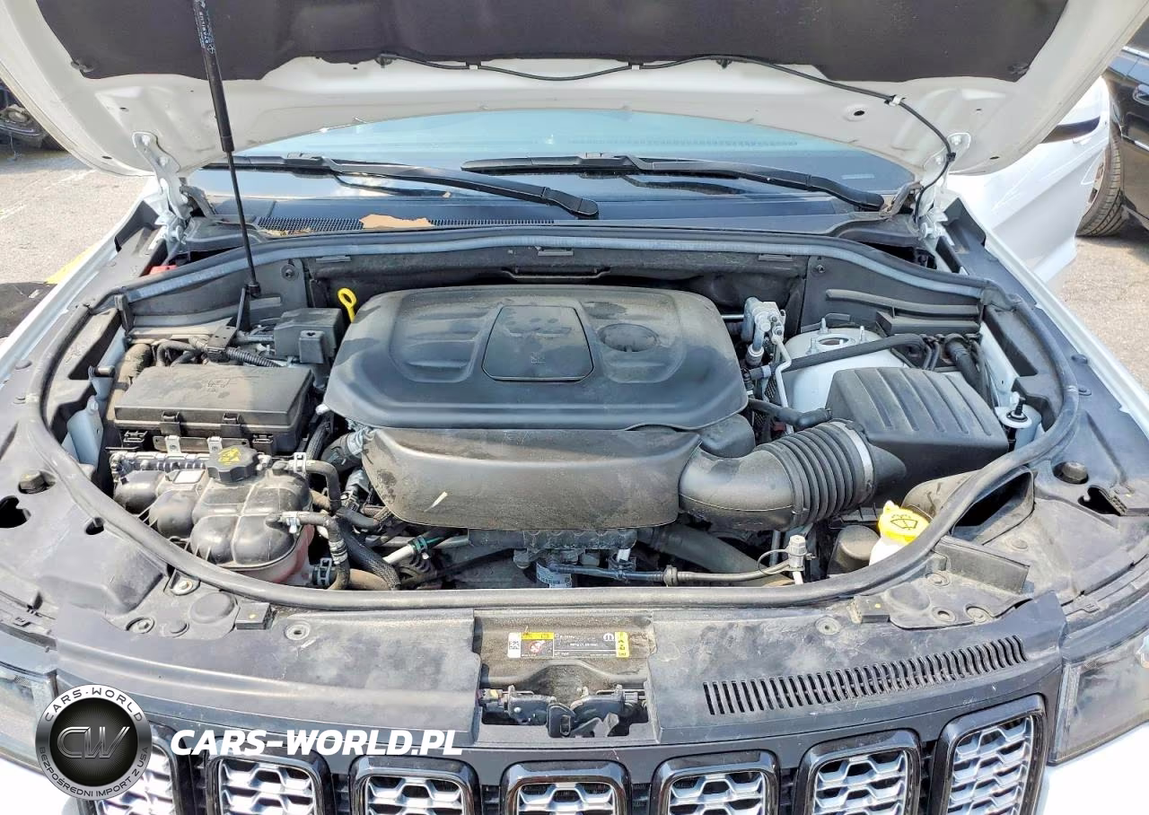 2022 Jeep Grand Cherokee Laredo E VIN:1C4RJFAG4NC115113 - 12