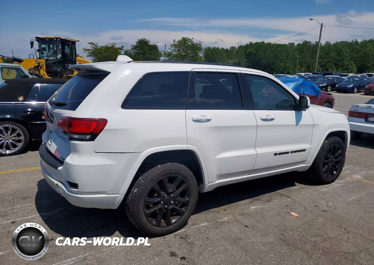 2022 Jeep Grand Cherokee Laredo E VIN:1C4RJFAG4NC115113 - 3