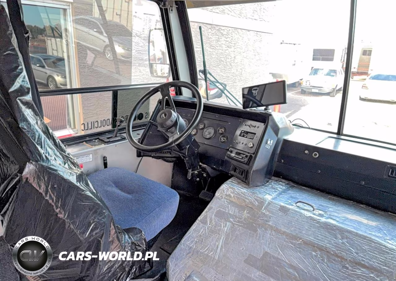 1995 Freightliner Chassis M Line Shuttle Bus VIN:4UZK57M2XS2109020 - 6