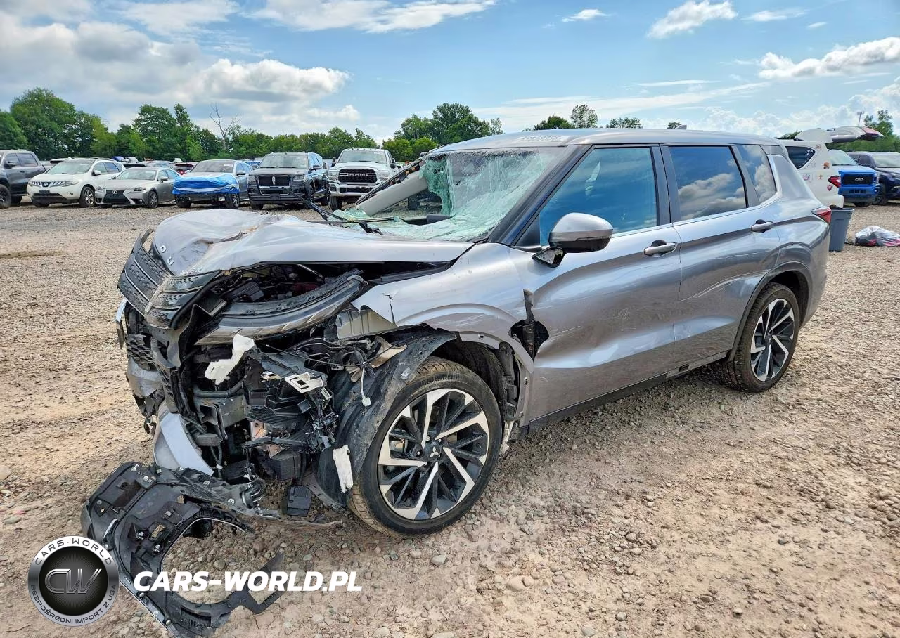 2023 Mitsubishi Outlander Se – zdjęcie 1 z 14