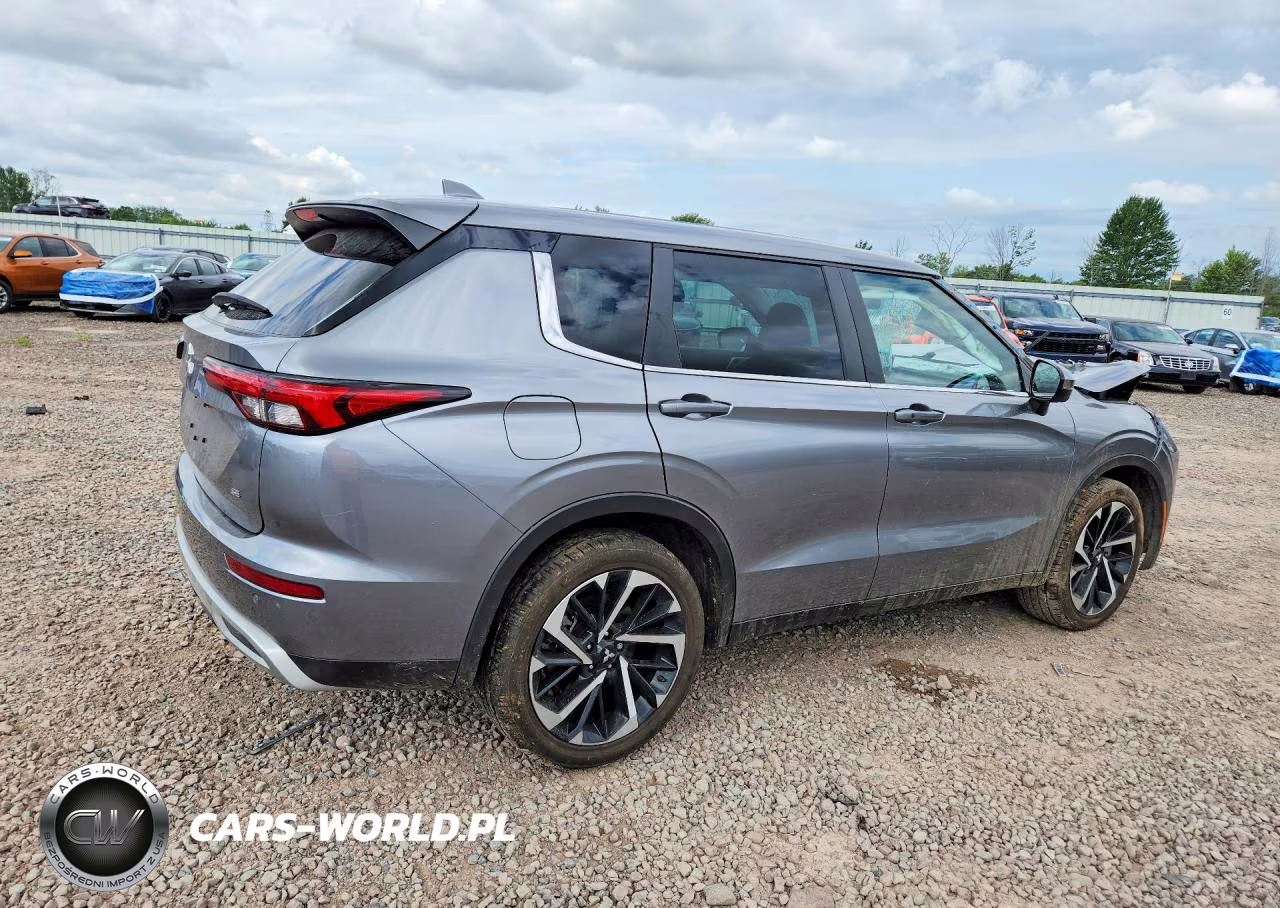 2023 Mitsubishi Outlander Se VIN:JA4J4UA8XPZ038758 - 3