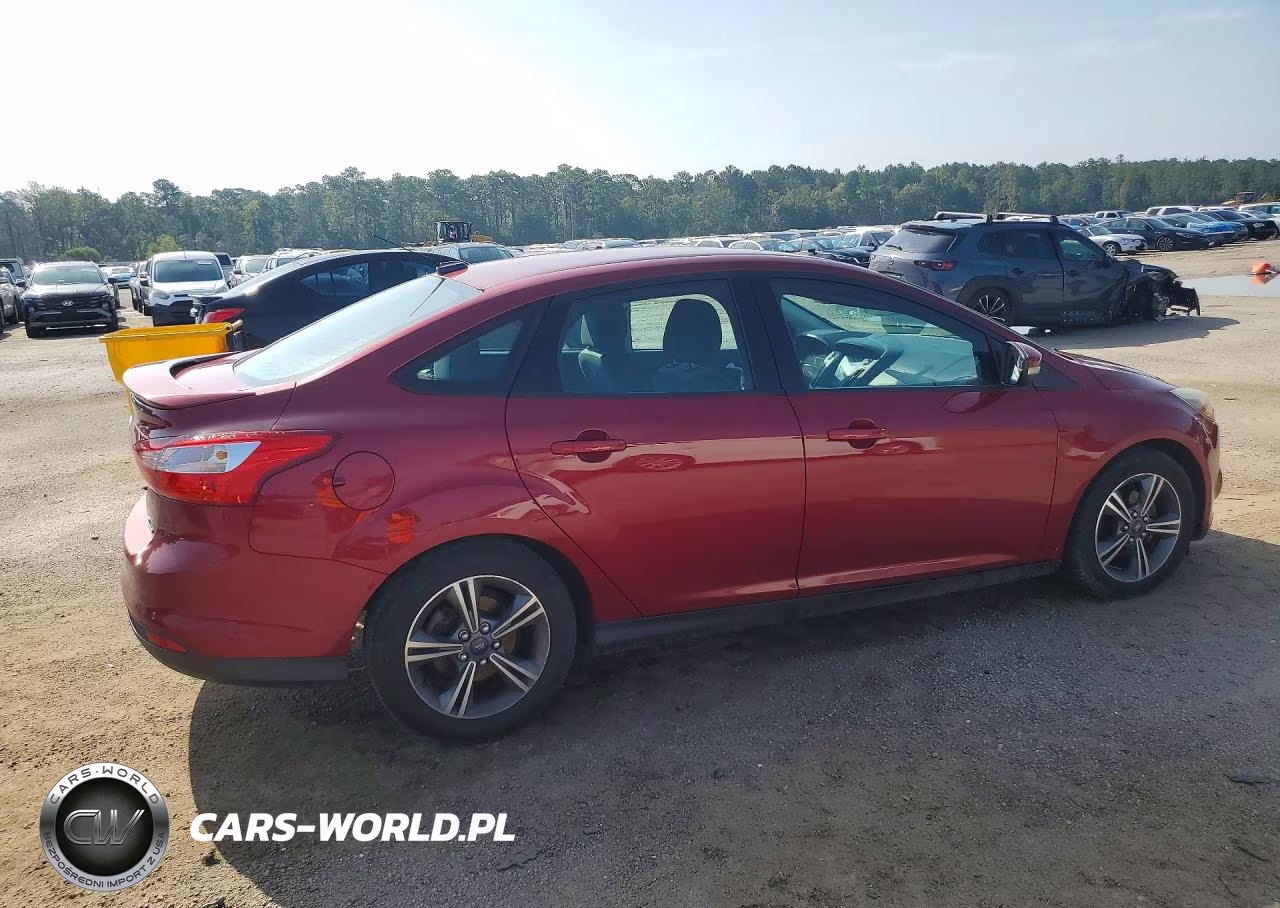 2014 Ford Focus Se VIN:1FADP3F20EL286449 - 3