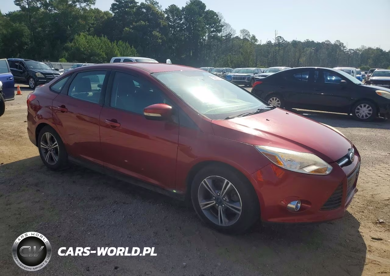 2014 Ford Focus Se VIN:1FADP3F20EL286449 - 4