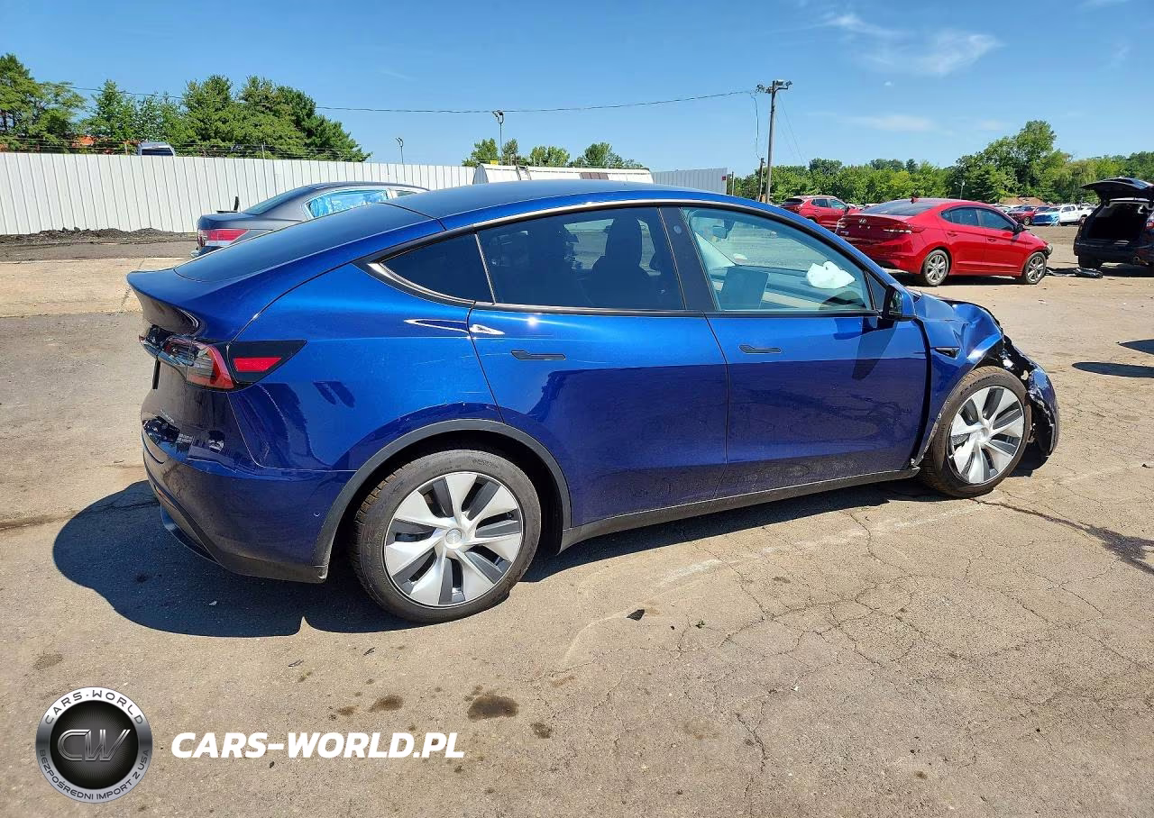 2022 Tesla Model Y VIN:7SAYGDEE0NF401814 - 3