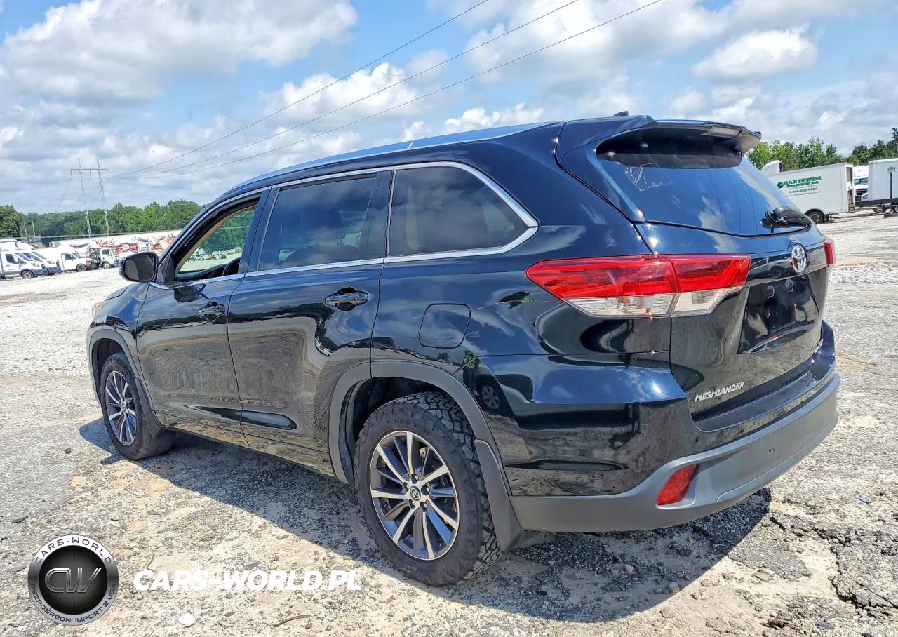 2018 Toyota Highlander Xle VIN:5TDJZRFH7JS531609 - 2
