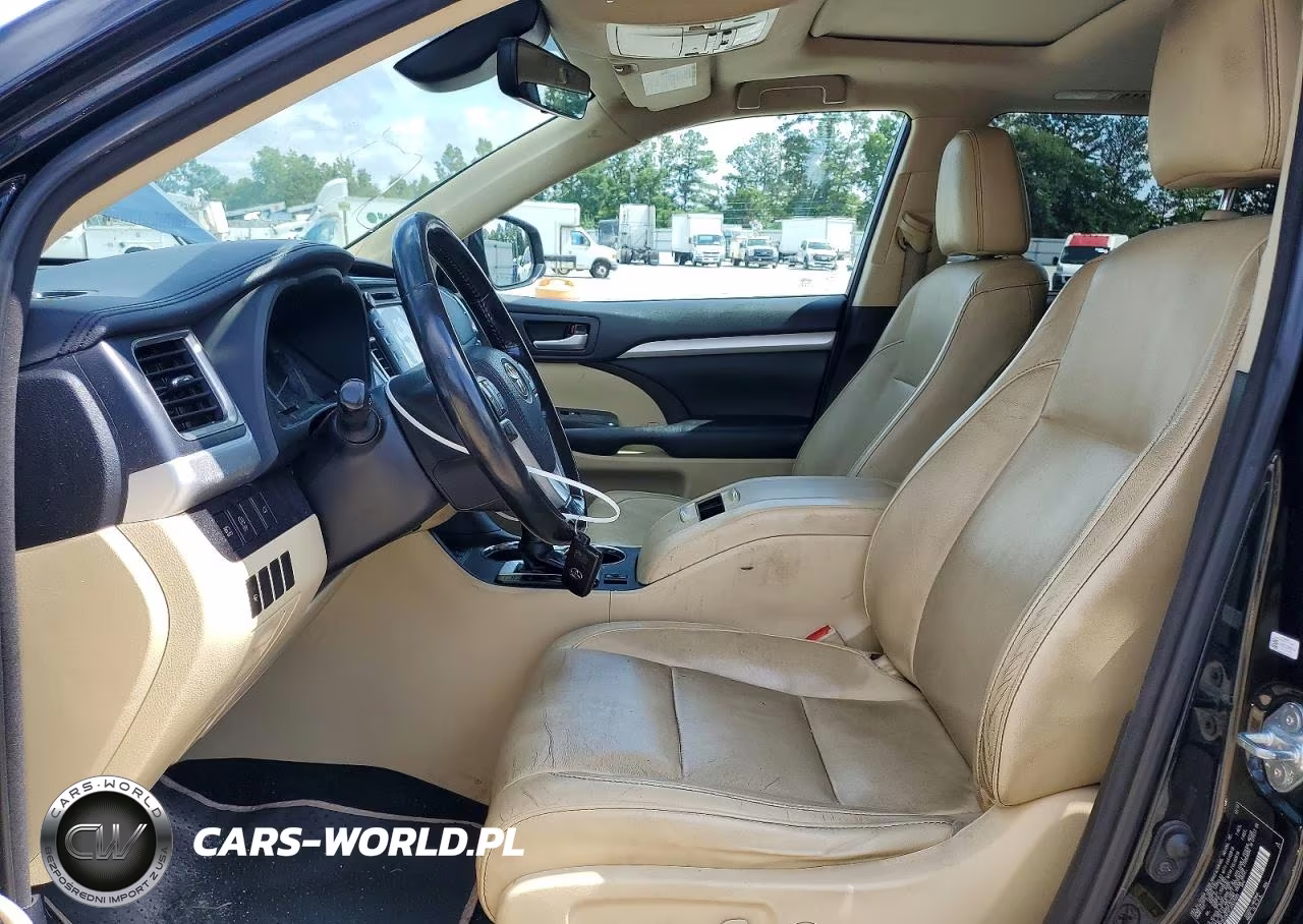 2018 Toyota Highlander Xle VIN:5TDJZRFH7JS531609 - 7