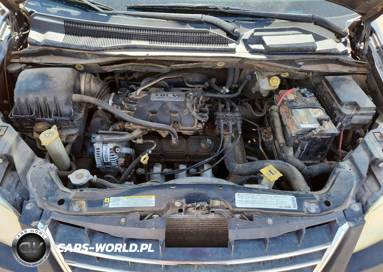 2010 Chrysler Town & Country Touring VIN:2A4RR5D19AR348071 - 12
