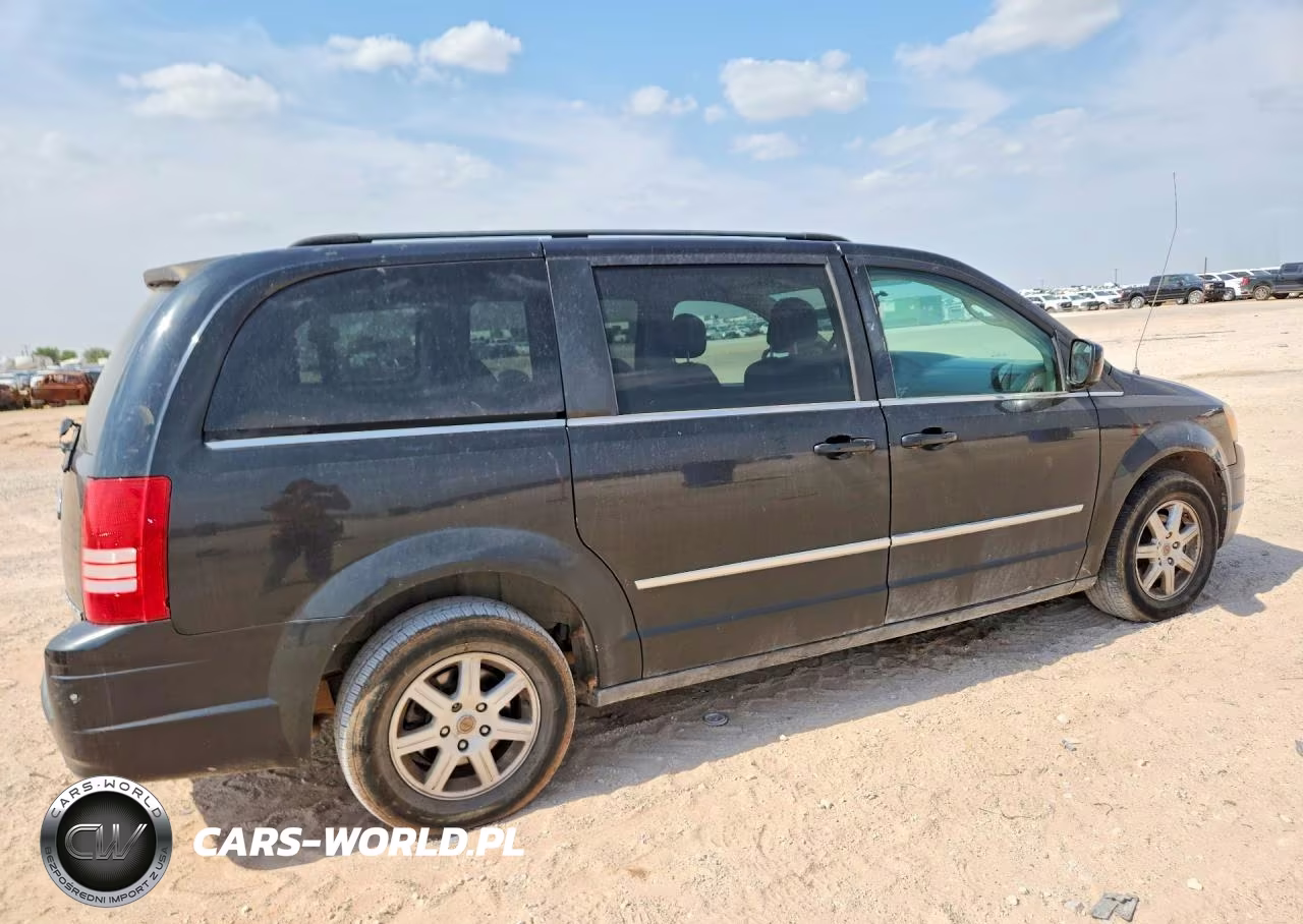 2010 Chrysler Town & Country Touring VIN:2A4RR5D19AR348071 - 3