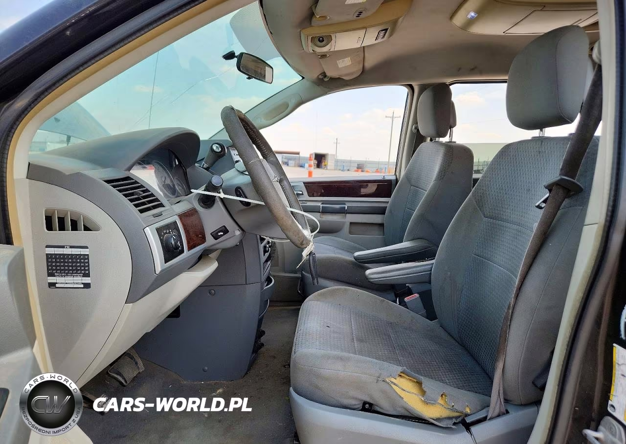 2010 Chrysler Town & Country Touring VIN:2A4RR5D19AR348071 - 7