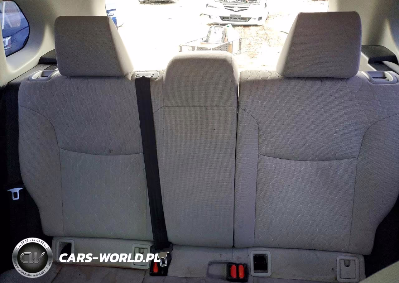 2022 Toyota Corolla Cross L VIN:7MUAAABG3NV014910 - 10