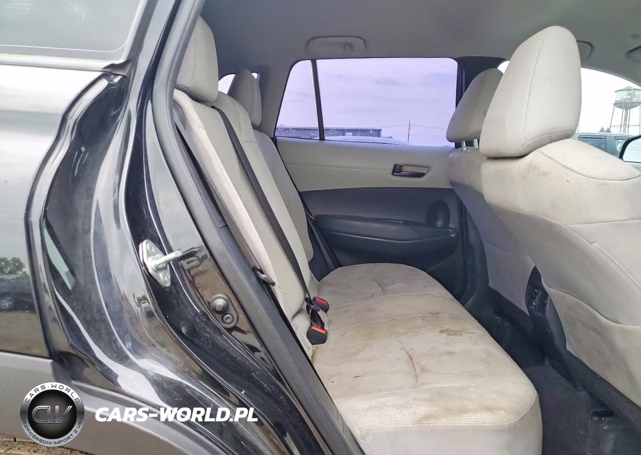 2022 Toyota Corolla Cross L VIN:7MUAAABG3NV014910 - 11