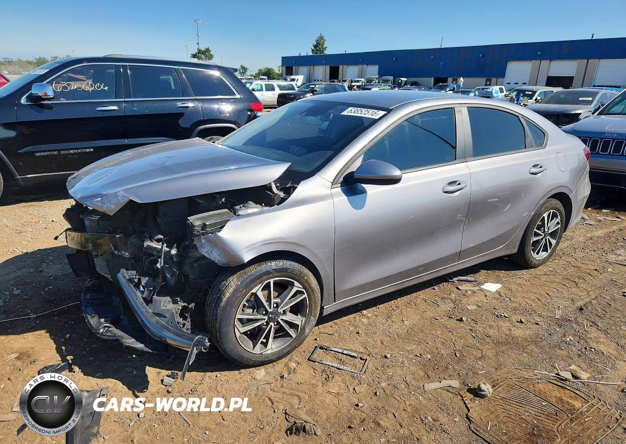 2024 Kia Forte Lxs – zdjęcie 1 z 12