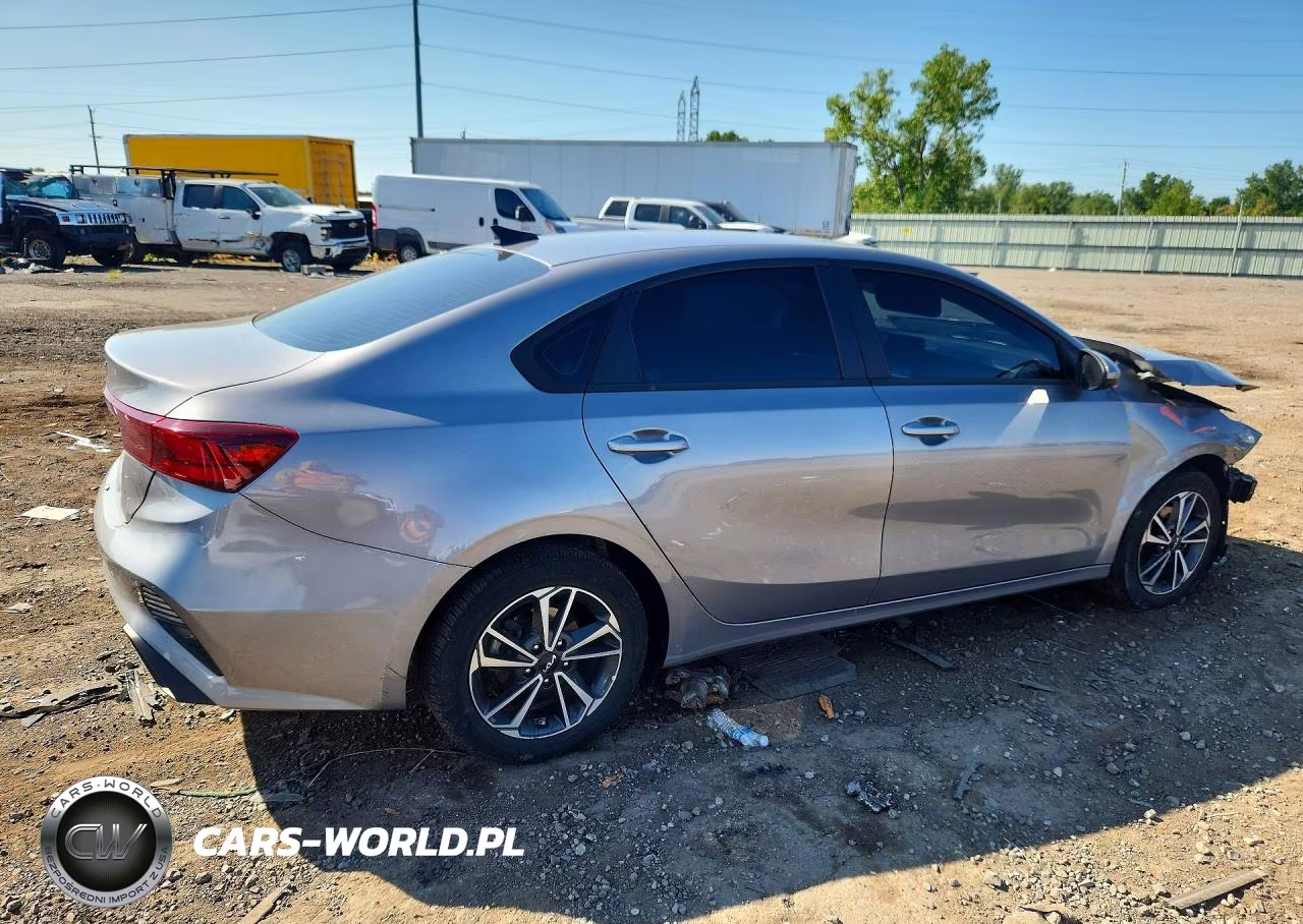2024 Kia Forte Lxs VIN:3KPF24AD5RE831866 - 3