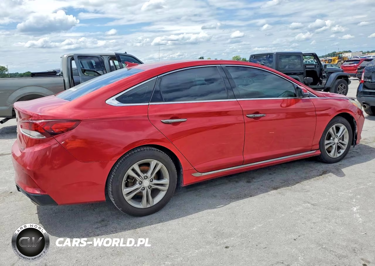 2018 Hyundai Sonata Sport VIN:5NPE34AF8JH628674 - 3