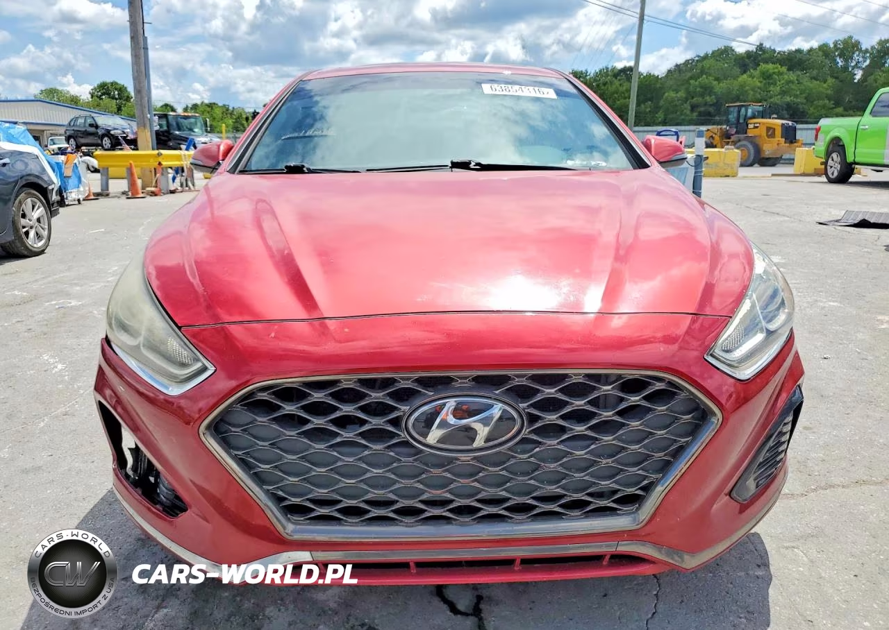 2018 Hyundai Sonata Sport VIN:5NPE34AF8JH628674 - 5
