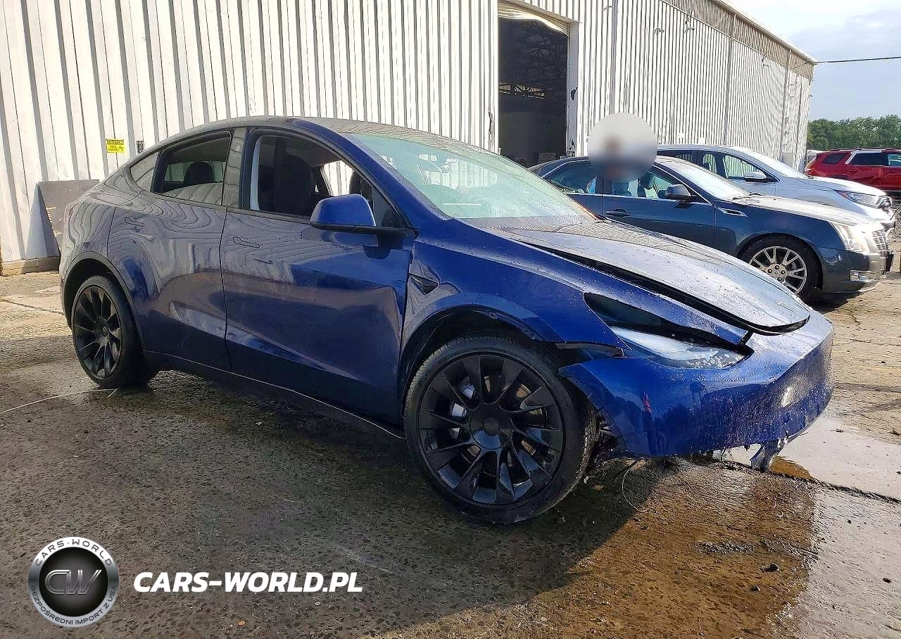 2023 Tesla Model Y VIN:7SAYGDEE5PF848867 - 4