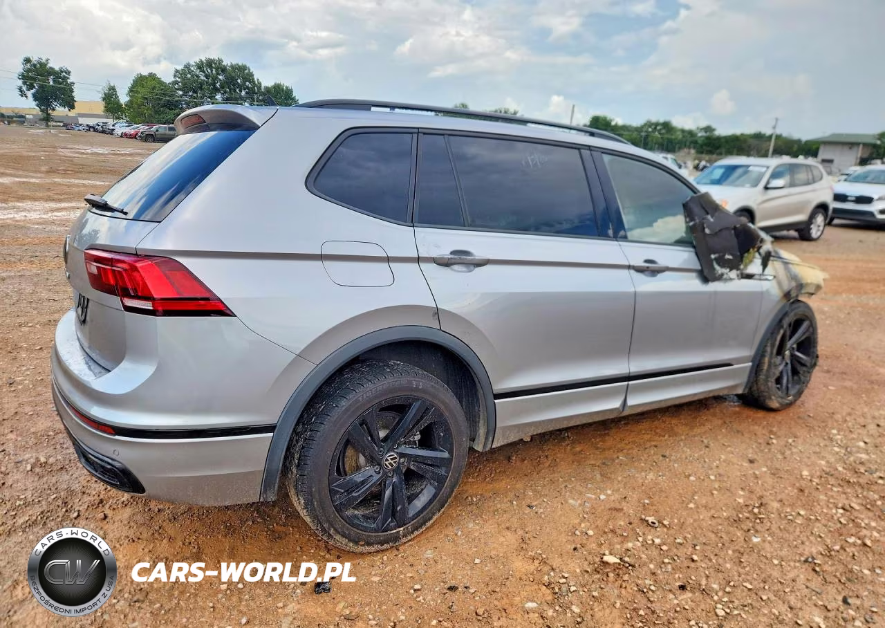2023 Volkswagen Tiguan Se R-Line Black VIN:3VVCB7AX4PM130853 - 3