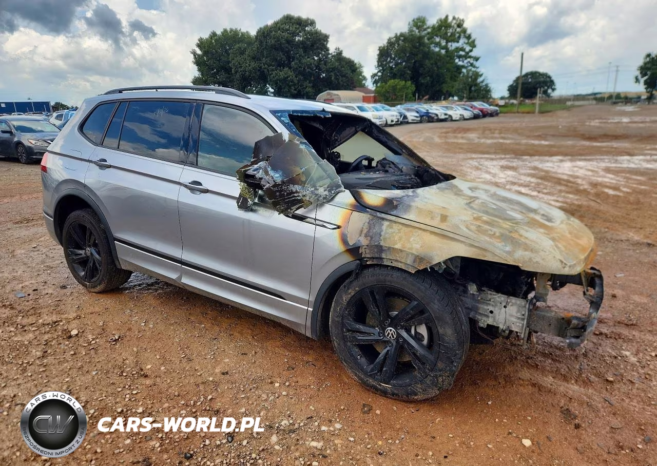2023 Volkswagen Tiguan Se R-Line Black VIN:3VVCB7AX4PM130853 - 4