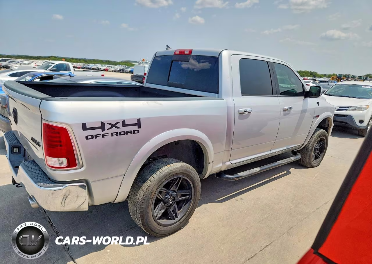 2015 Ram 1500 Laramie VIN:1C6RR7NM9FS658180 - 3