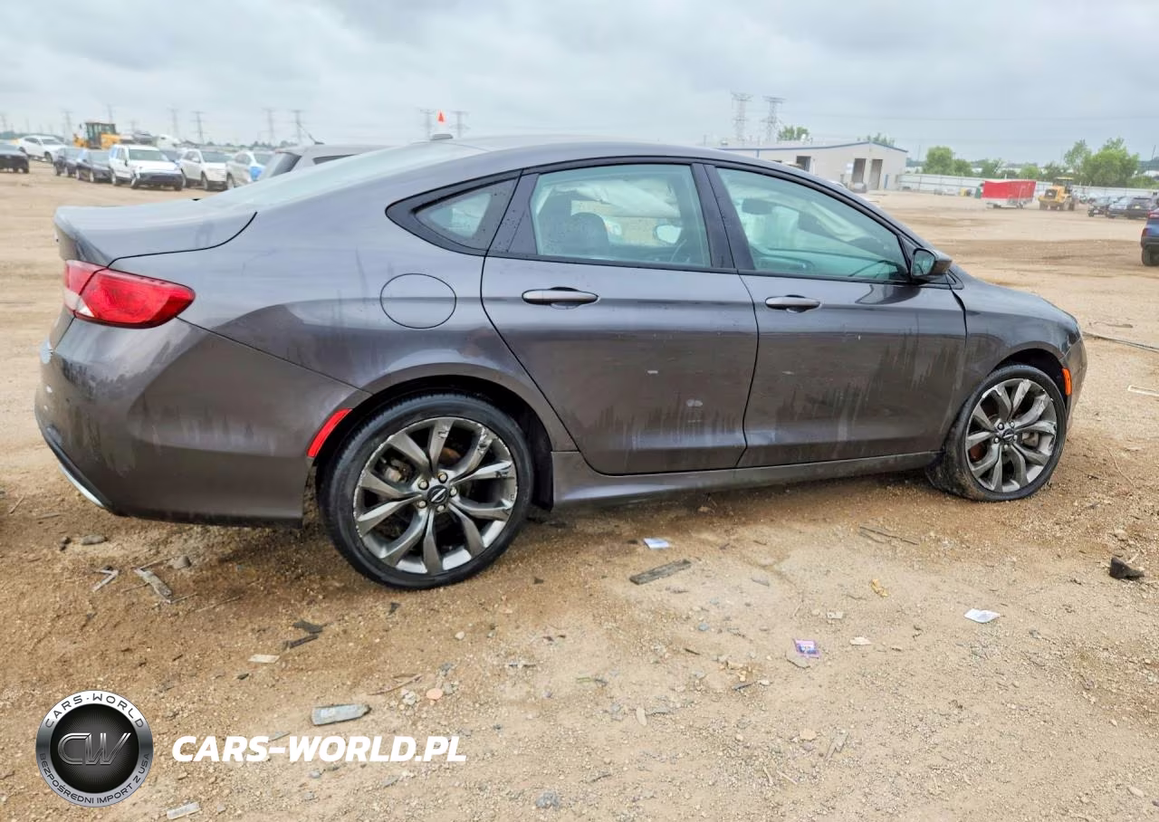 2015 Chrysler 200 S VIN:1C3CCCBG4FN582037 - 3