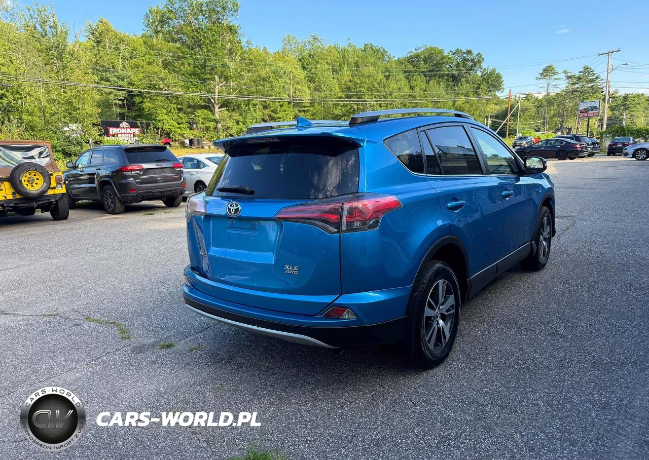 2017 Toyota Rav4 Xle VIN:JTMRFREV2HJ168047 - 4