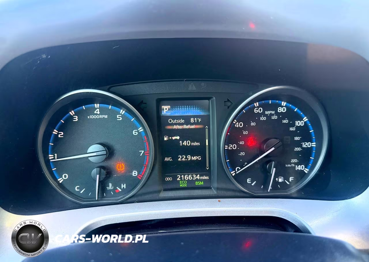 2017 Toyota Rav4 Xle VIN:JTMRFREV2HJ168047 - 8