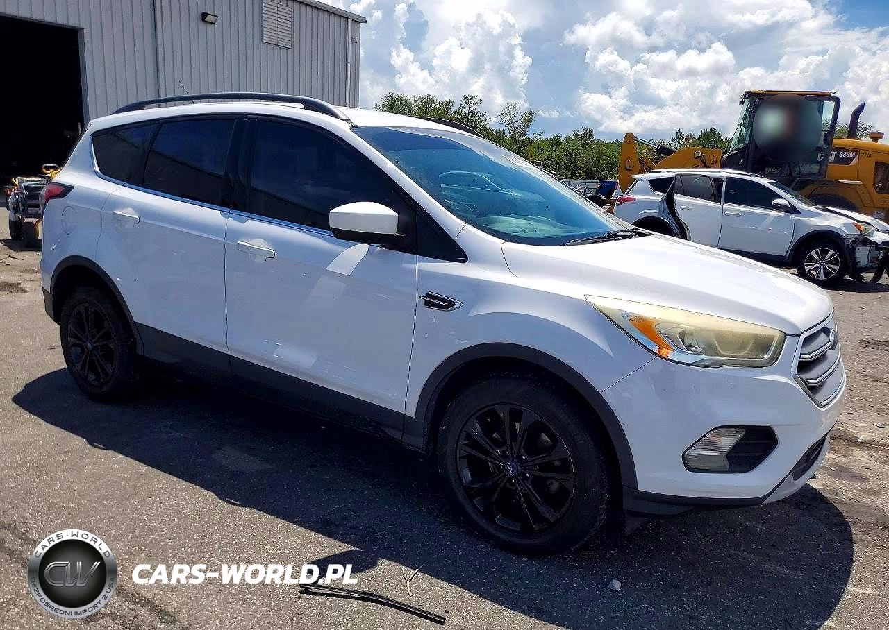 2017 Ford Escape Se VIN:1FMCU0GD4HUE63849 - 4
