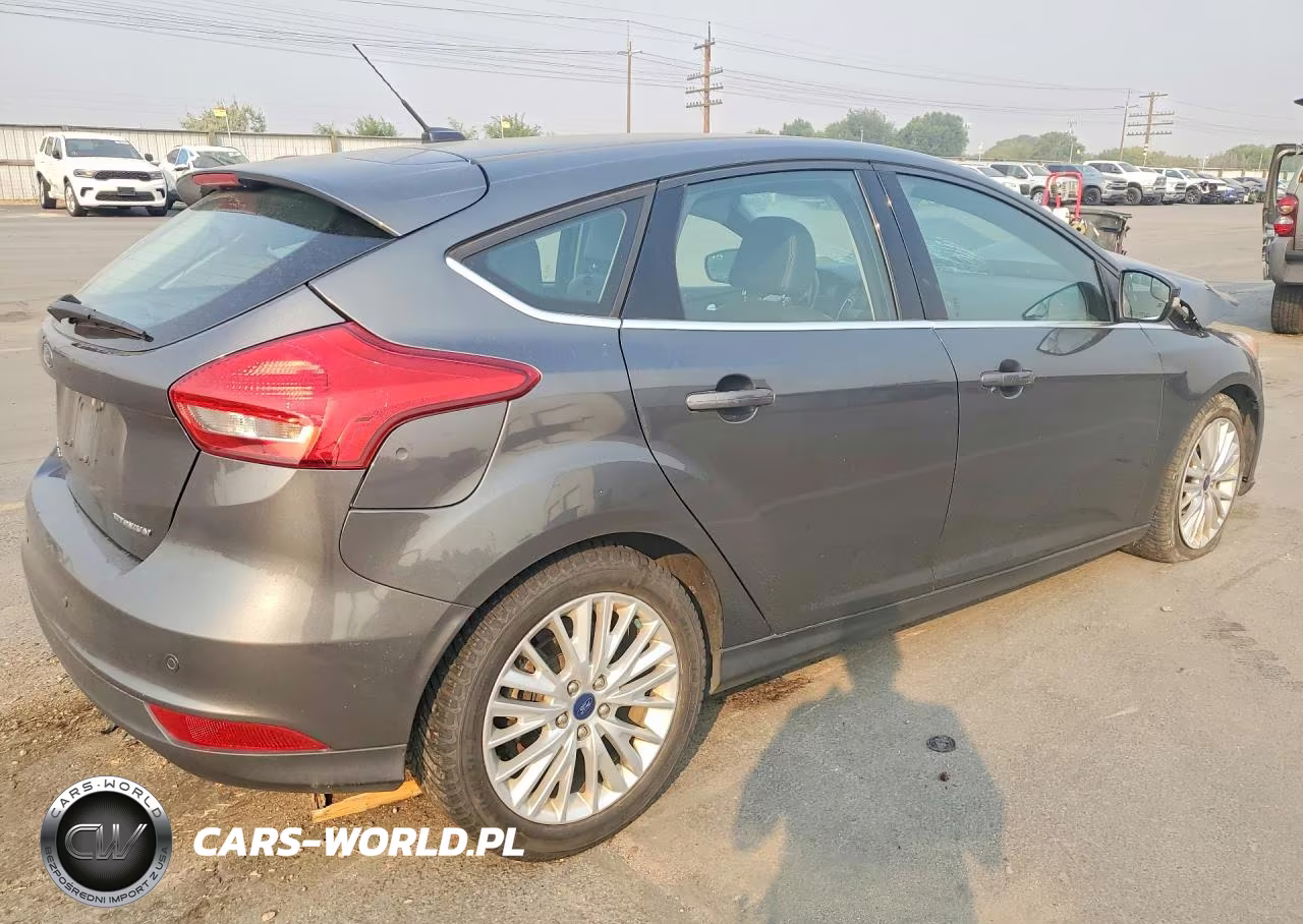2017 Ford Focus Titanium VIN:1FADP3N25HL264856 - 3