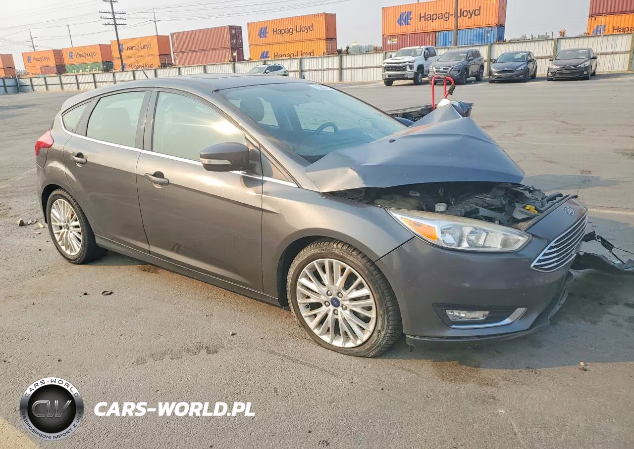 2017 Ford Focus Titanium VIN:1FADP3N25HL264856 - 4