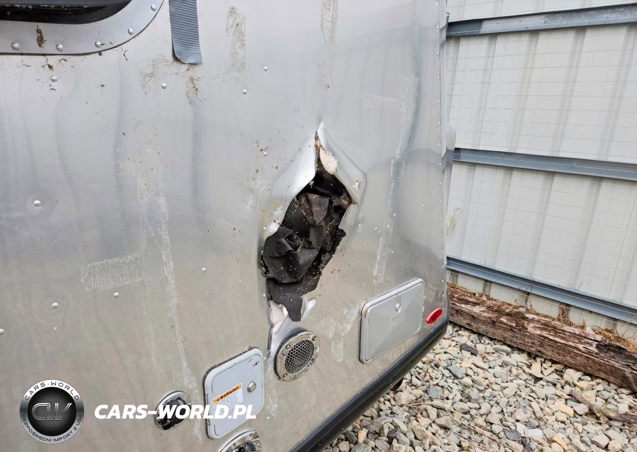 2022 Airstream Base Camp Camper VIN:1SMG4DD23NJ207406 - 9