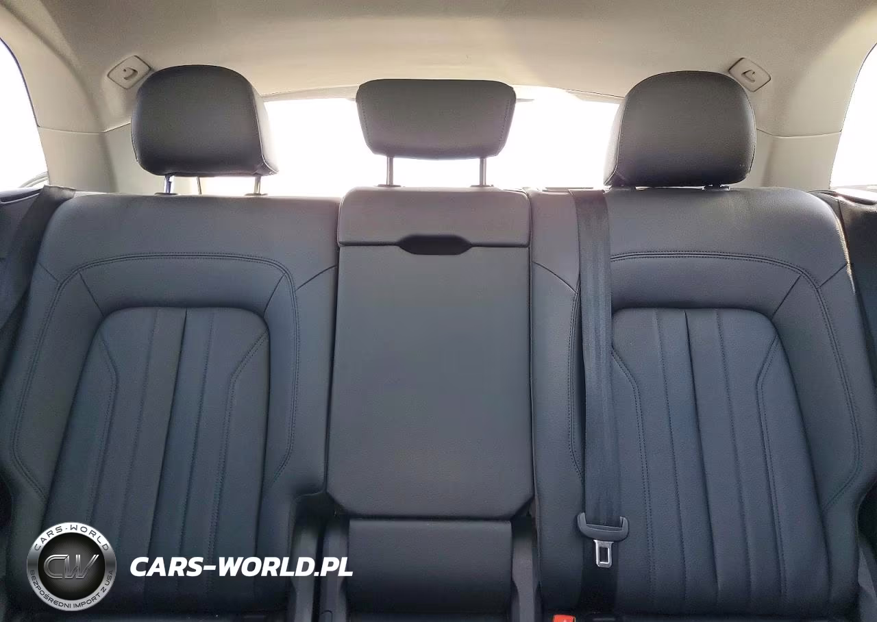 2018 Audi Q5 Premium Plus VIN:WA1BNAFY6J2040676 - 10