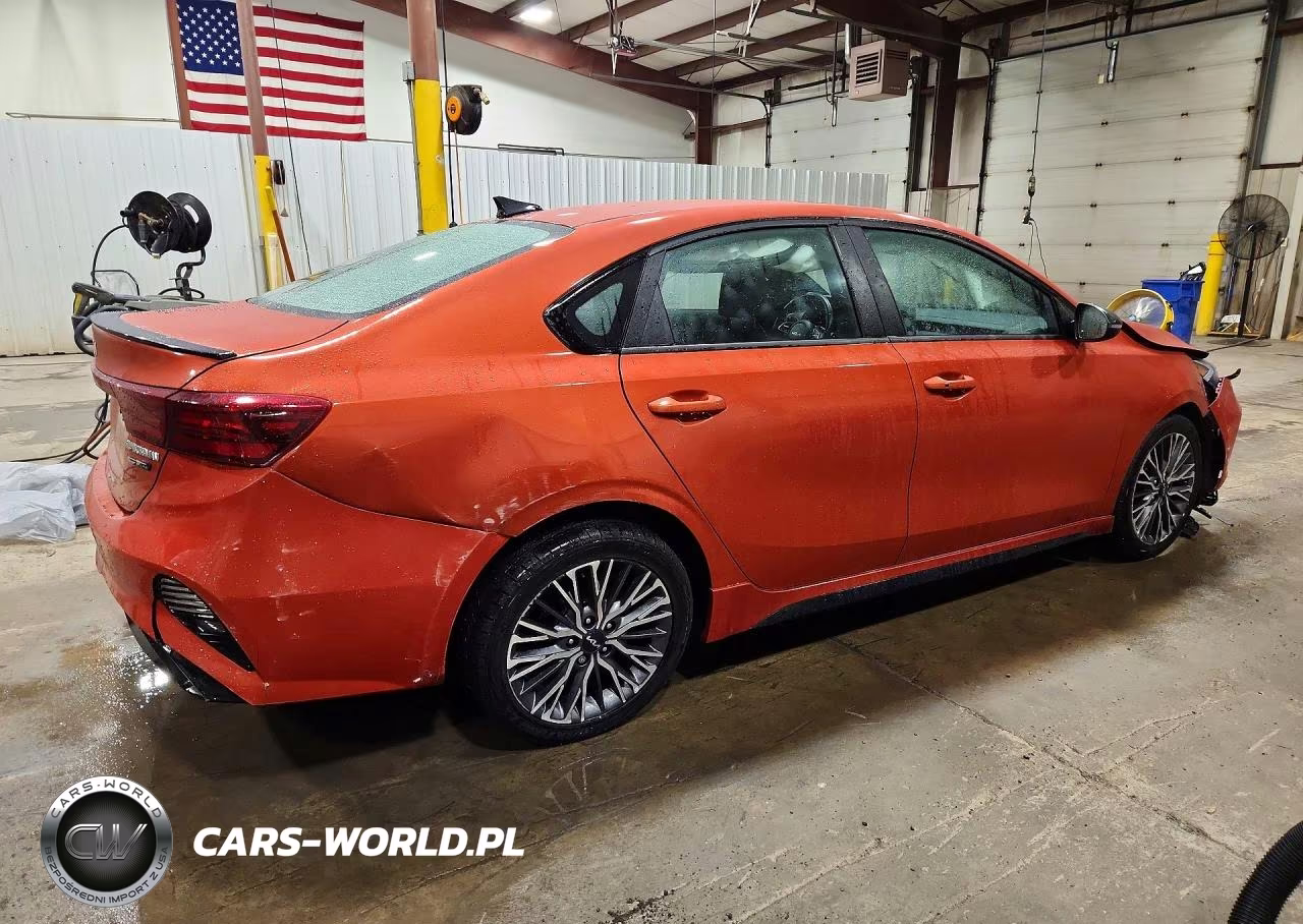 2023 Kia Forte Gt Line VIN:3KPF54AD9PE514967 - 3