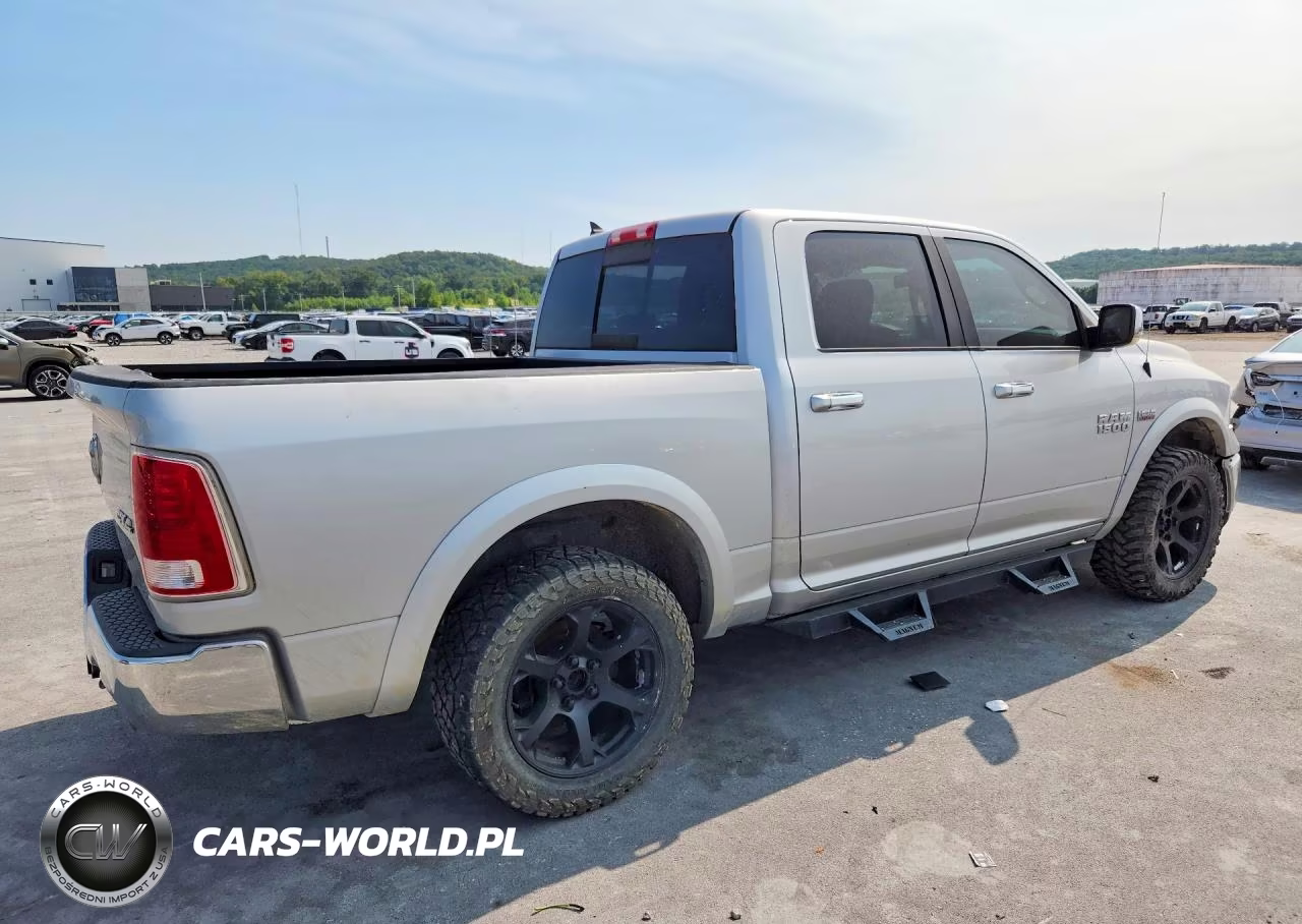 2017 Ram 1500 Laramie VIN:1C6RR7NT7HS678129 - 3