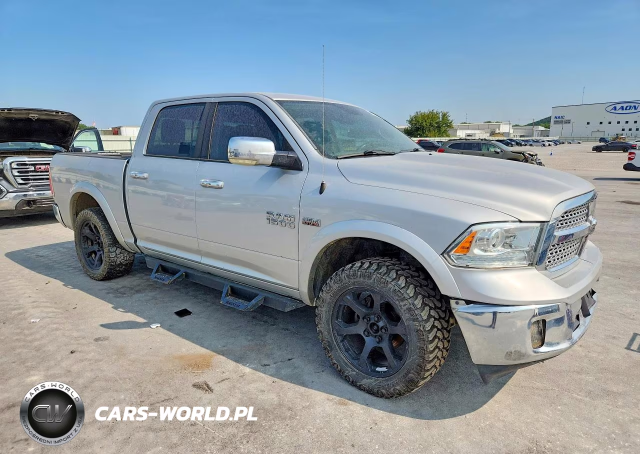 2017 Ram 1500 Laramie VIN:1C6RR7NT7HS678129 - 4