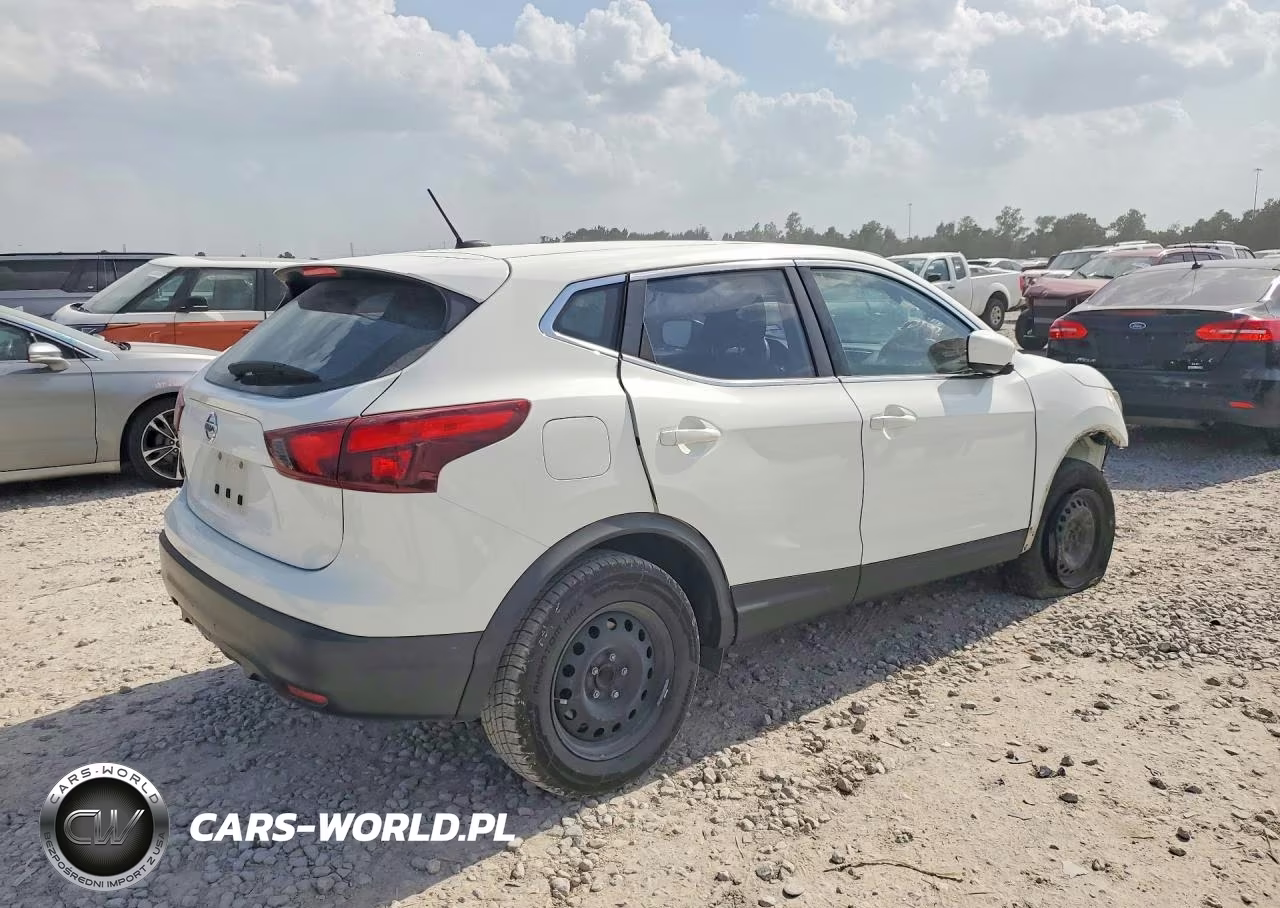 2018 Nissan Rogue Sport S VIN:JN1BJ1CPXJW155581 - 3