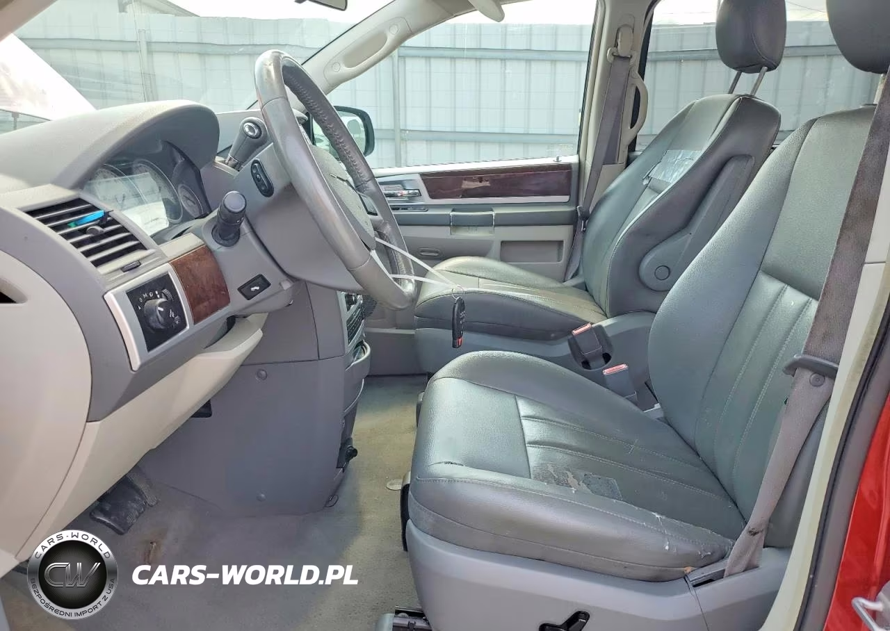 2010 Chrysler Town & Country Touring VIN:2A4RR5D10AR110030 - 7
