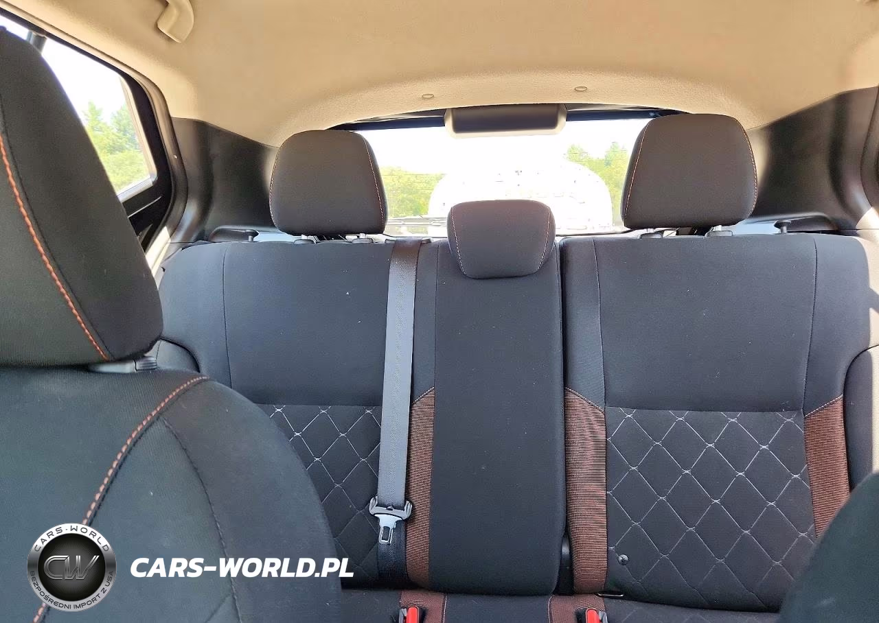 2020 Nissan Kicks Sr VIN:3N1CP5DV4LL570752 - 10