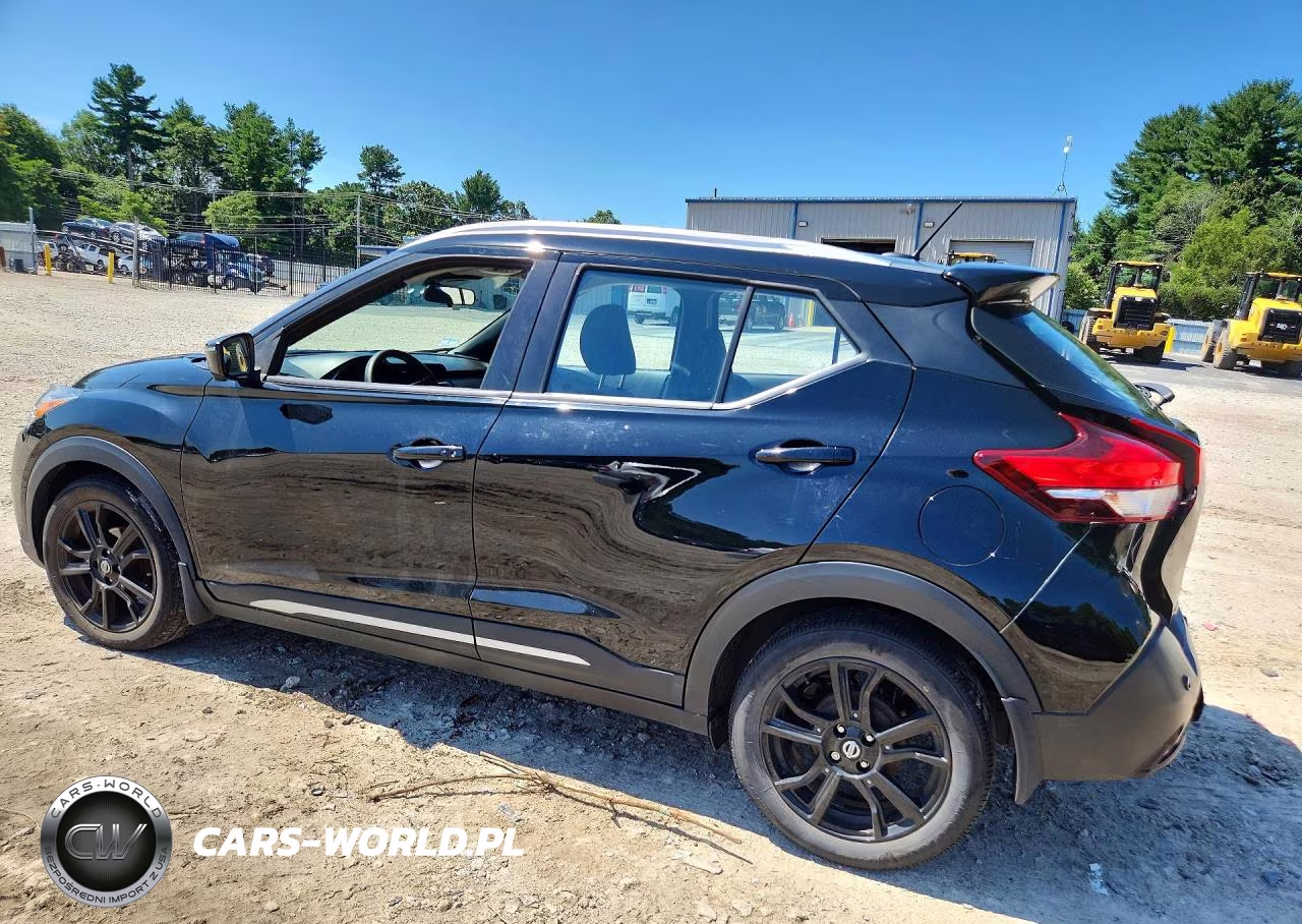2020 Nissan Kicks Sr VIN:3N1CP5DV4LL570752 - 2