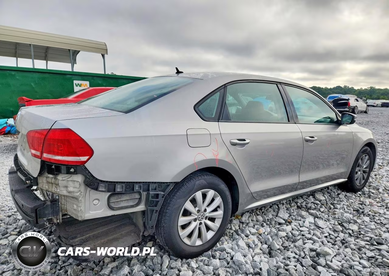 2013 Volkswagen Passat S VIN:1VWAH7A35DC110249 - 3